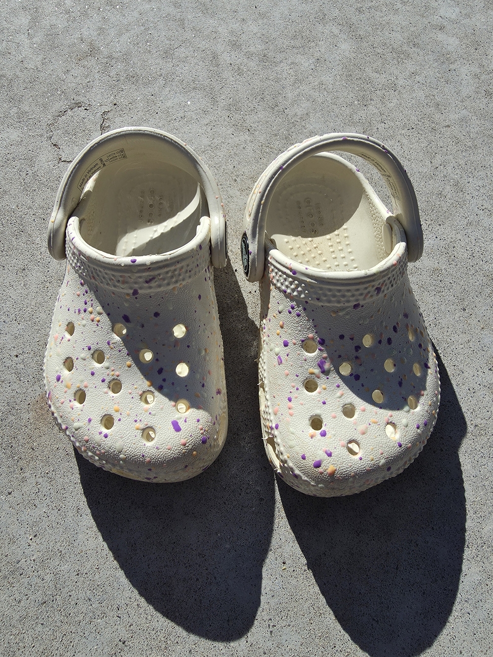 CROCS Kids Classic Clog in Cream with Purple and Pink Speckles